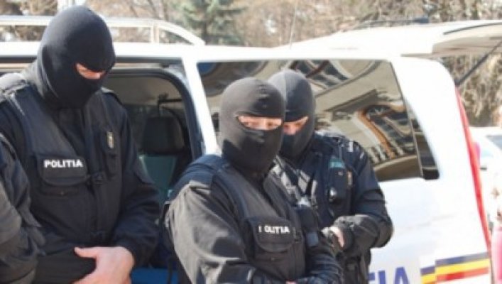 Grupări infracţionale, DESTRUCTURATE - peste 250 kilograme de DROGURI, confiscate